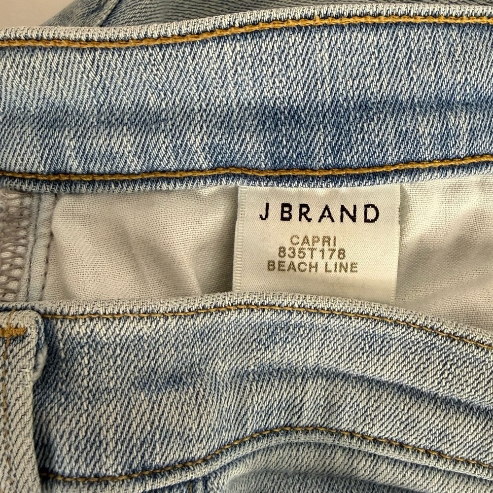 J BRAND Size 30 Mid Rise Capri Beach Line Light Wash 31 Inch Waist Blue Jeans - Picture 5 of 16